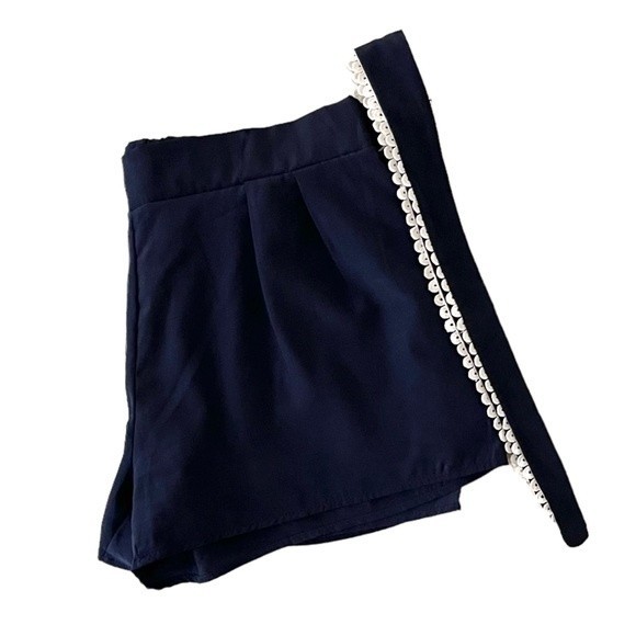 Francesca’s Collection Navy Tie Waist Women’s Summer Shorts - Picture 2 of 6